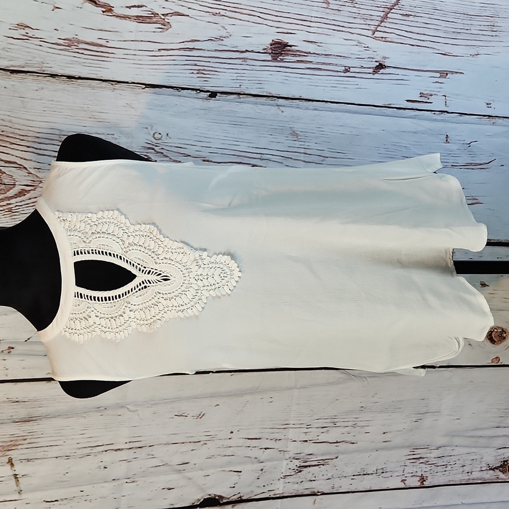 Daniel Rainn White Lace Crochet Sleeveless Top M